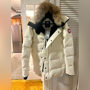 Men Canada Goose winter jacket, real fur. Very good quality item